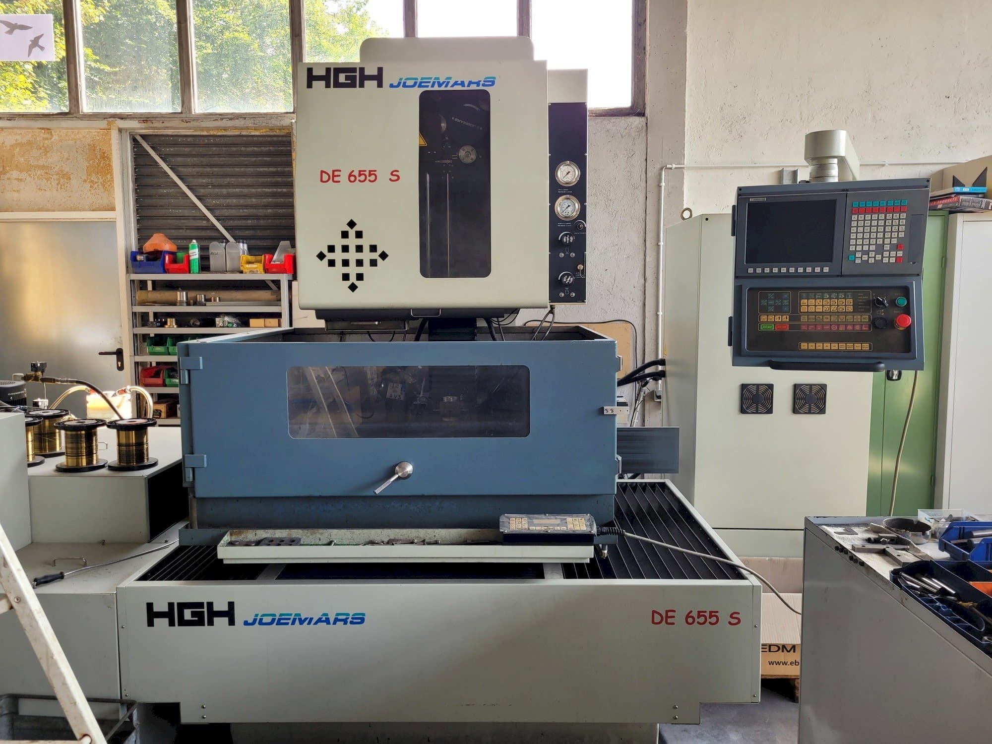 Čelní pohled na Joemars AWT 655S stroj