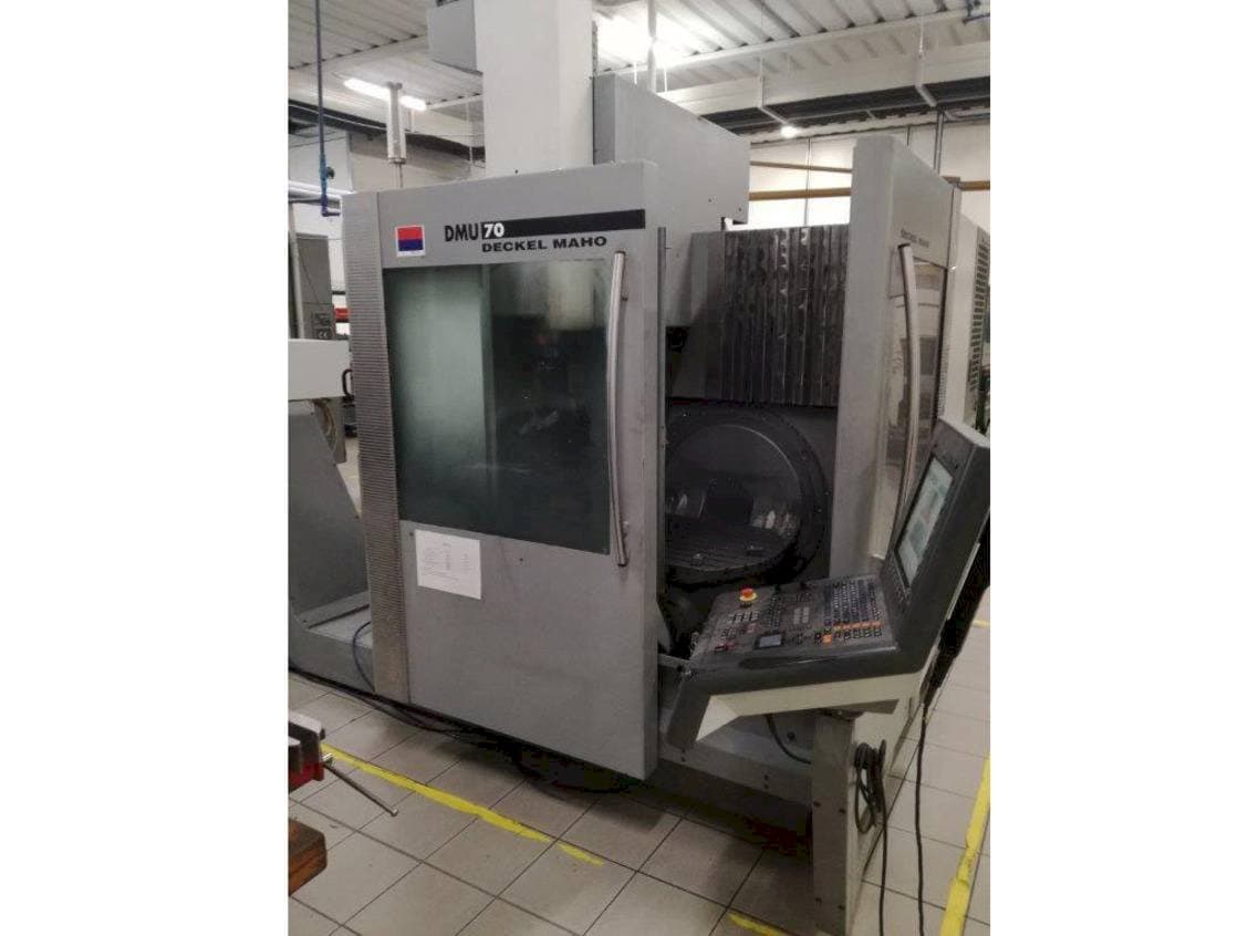 Čelní pohled na DECKEL MAHO DMU 70 stroj