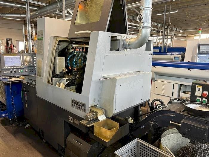 Čelní pohled na TSUGAMI B0326E-II stroj