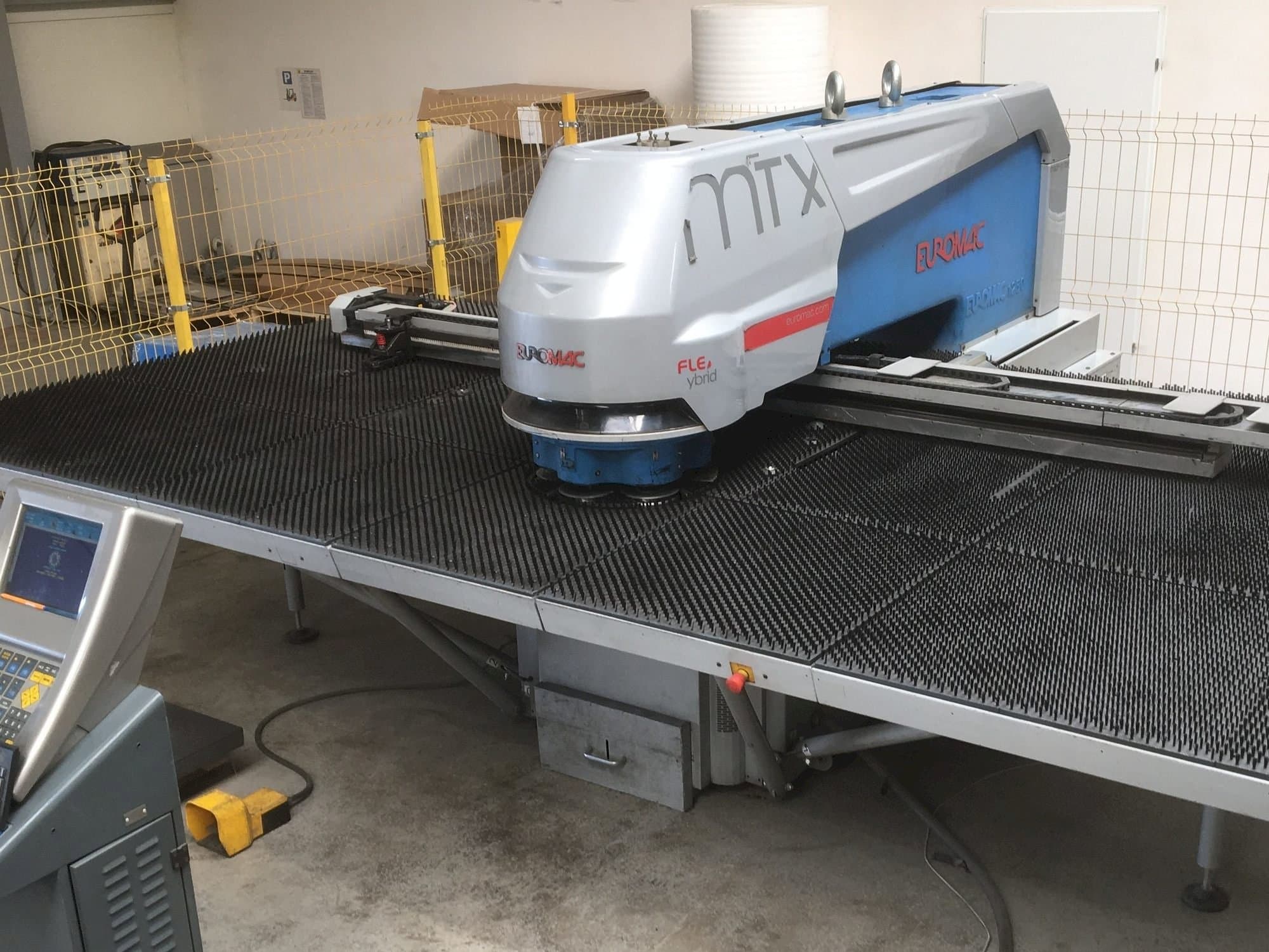 Čelní pohled na Euromac MTX FLEX 6 stroj