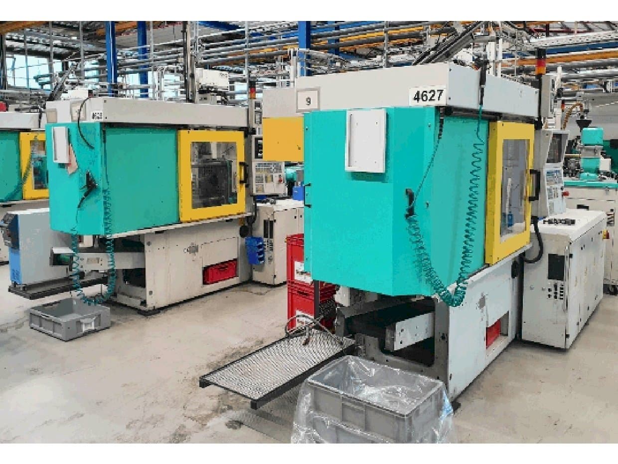 Levý boční pohled na Arburg 320 C 600-250 stroj