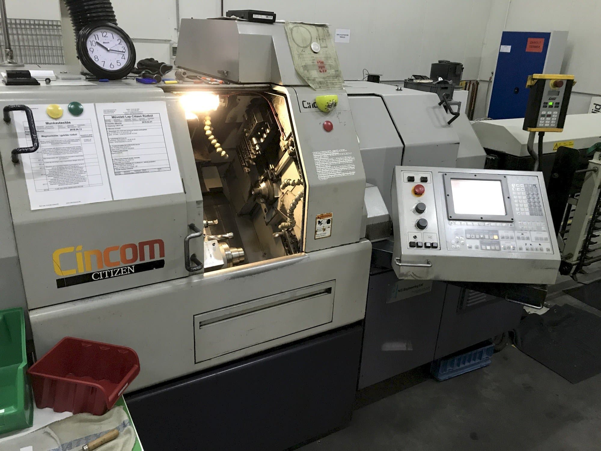 Čelní pohled na Citizen Cincom L32 stroj