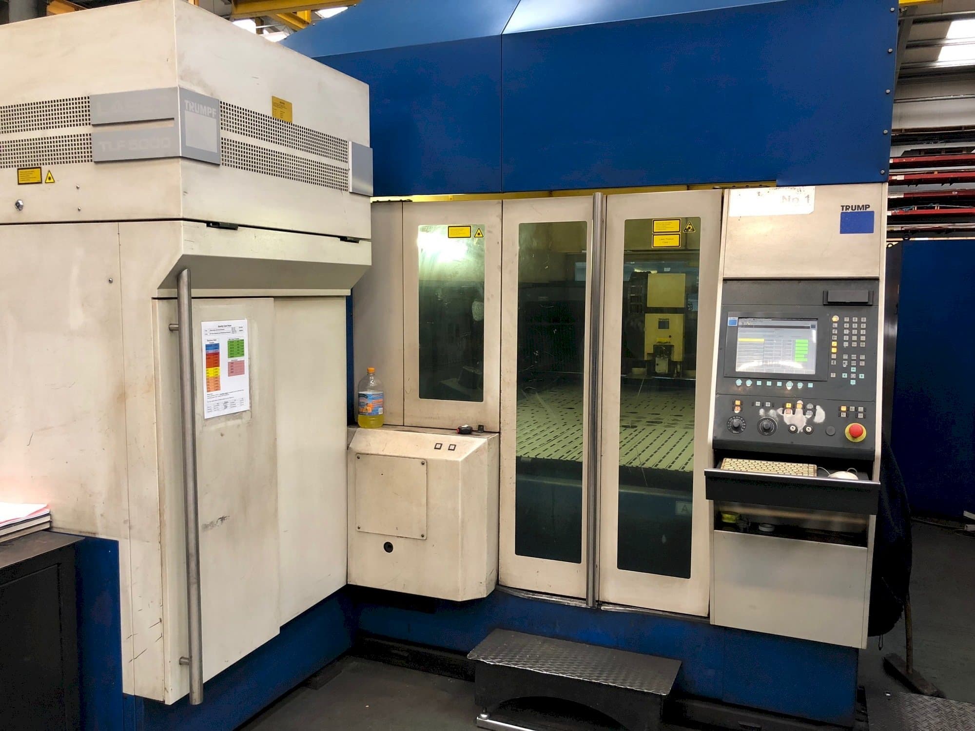 Čelní pohled na Trumpf TRUMATIC L3050 stroj