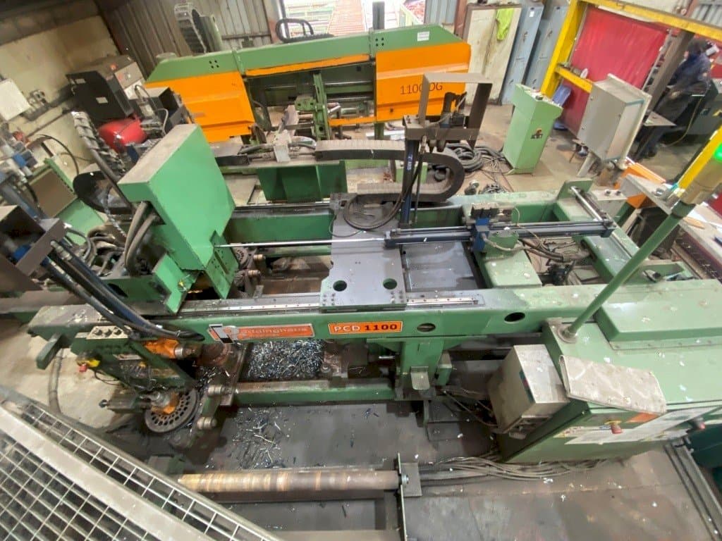 Čelní pohled na Peddinghaus PCD 1100 stroj