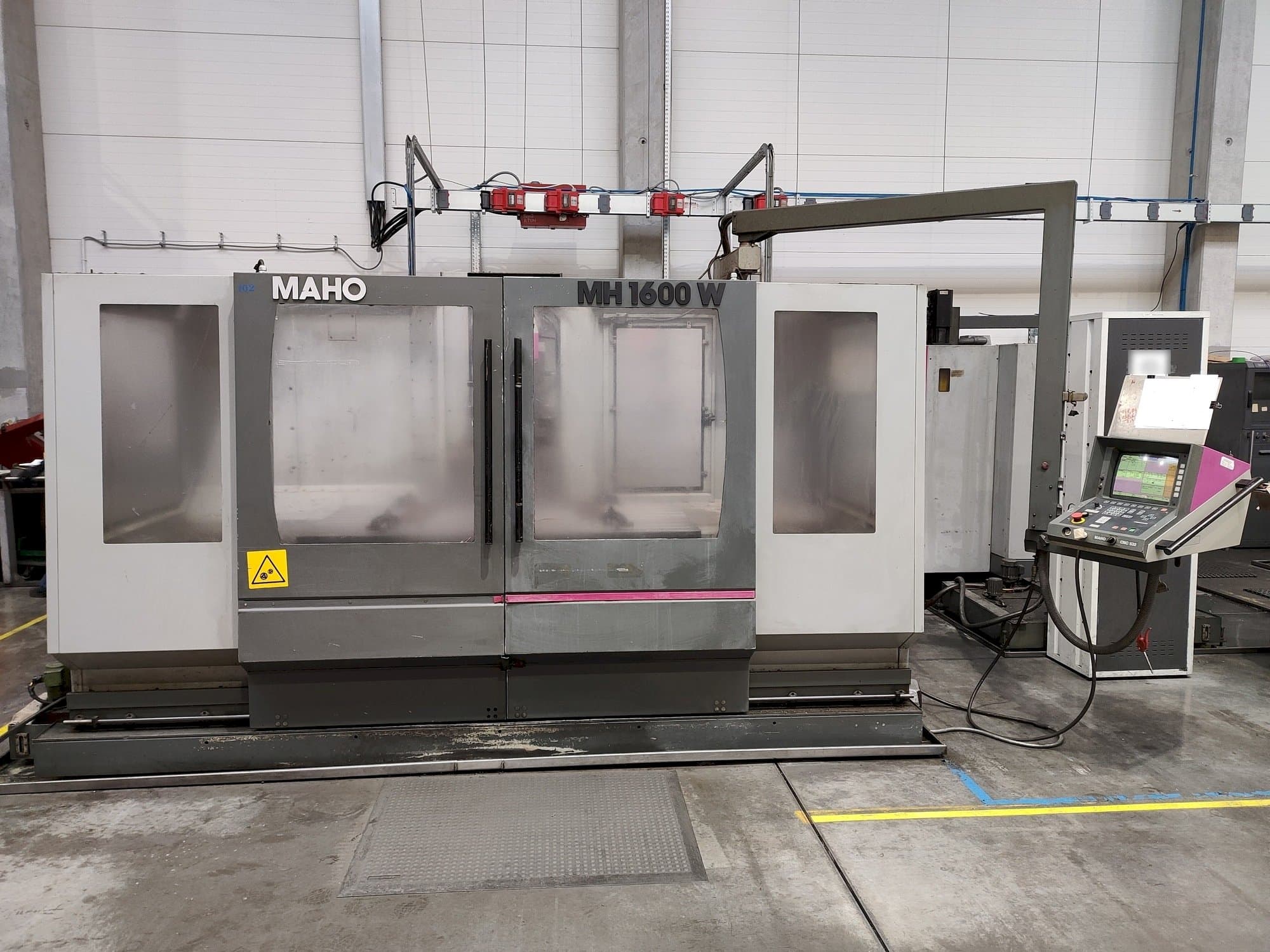 Čelní pohled na Maho MH 1600 W stroj