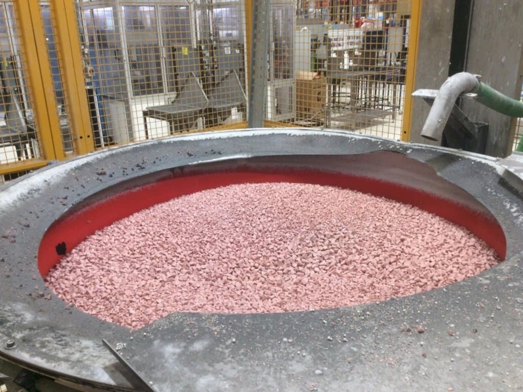 Čelní pohled na Rosler R4/1300.2 SF stroj