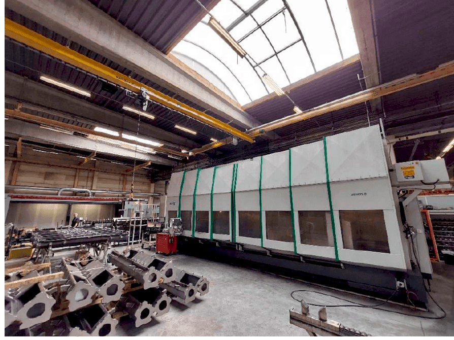 Čelní pohled na Unisign Univers 6 stroj