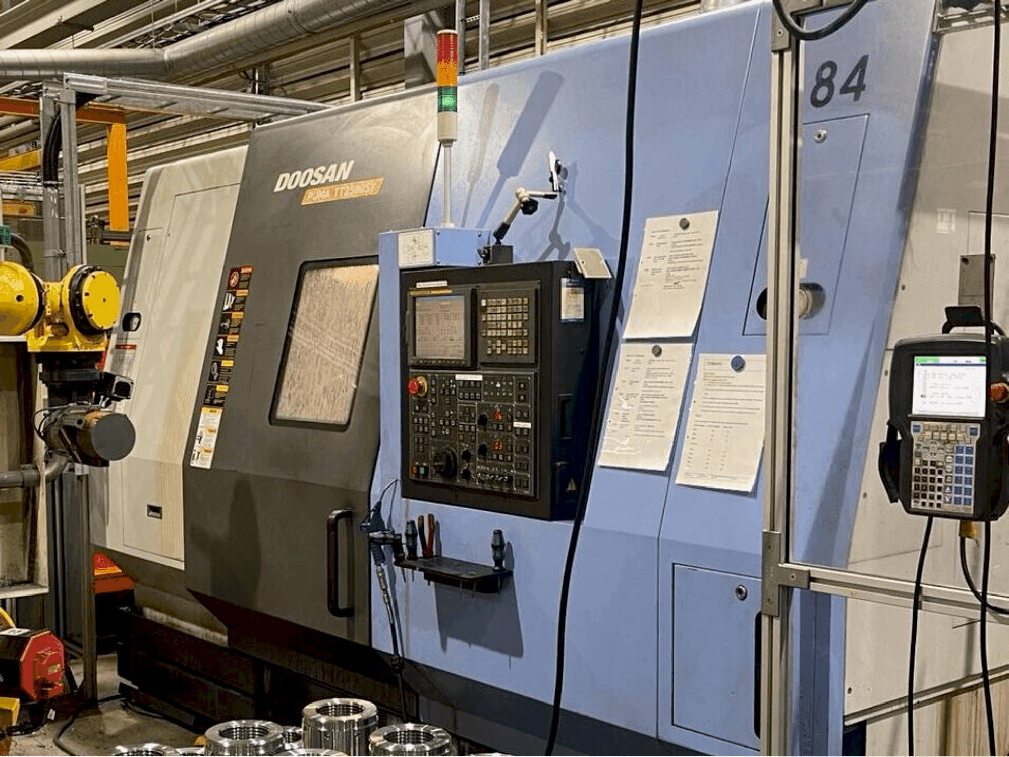 Čelní pohled na DOOSAN PUMA TT 2500 SY stroj