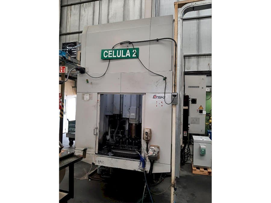 Čelní pohled na Enshu EV-450 stroj