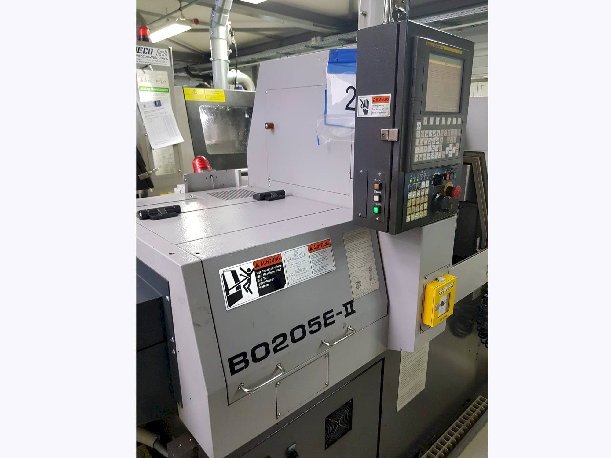 Čelní pohled na TSUGAMI BO205E-II stroj