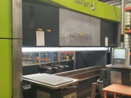 Čelní pohled na Safan SAFAN E-brake 300-4100 stroj