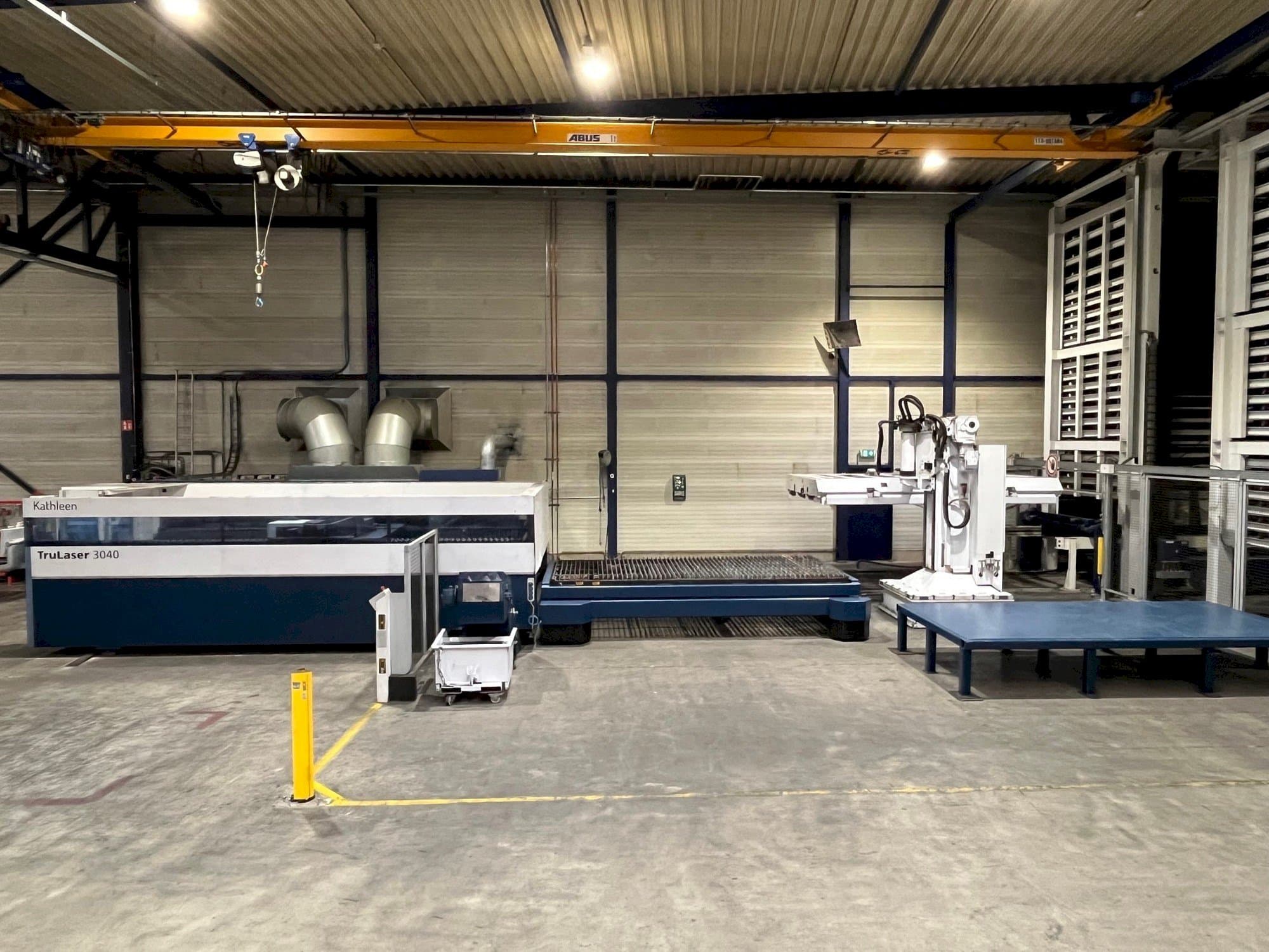 Čelní pohled na Trumpf TruLaser 3040 6kW CO2 + Liftmaster stroj