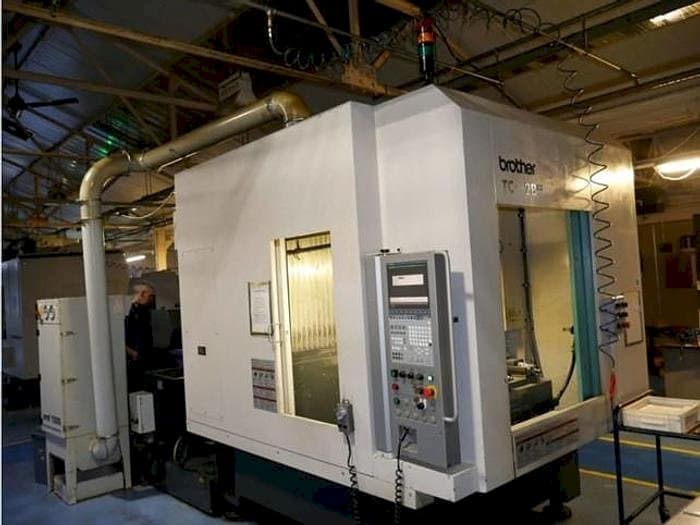 Čelní pohled  na Brother TC-32 BN QT  stroj