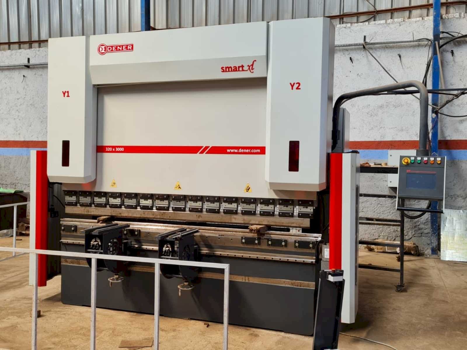 Čelní pohled na DENER SX 30320 stroj