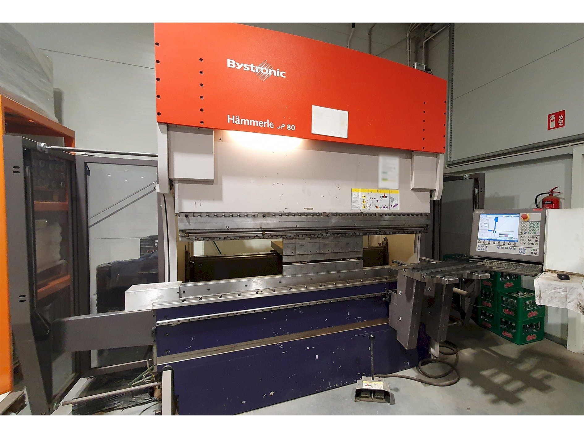 Čelní pohled  na Bystronic 3P 80/210  stroj