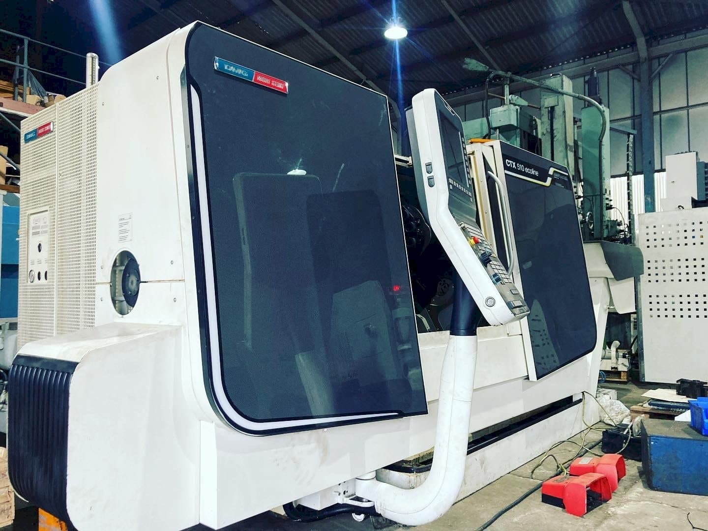 Levý boční pohled na DMG Mori Seiki CTX 510 ECO stroj