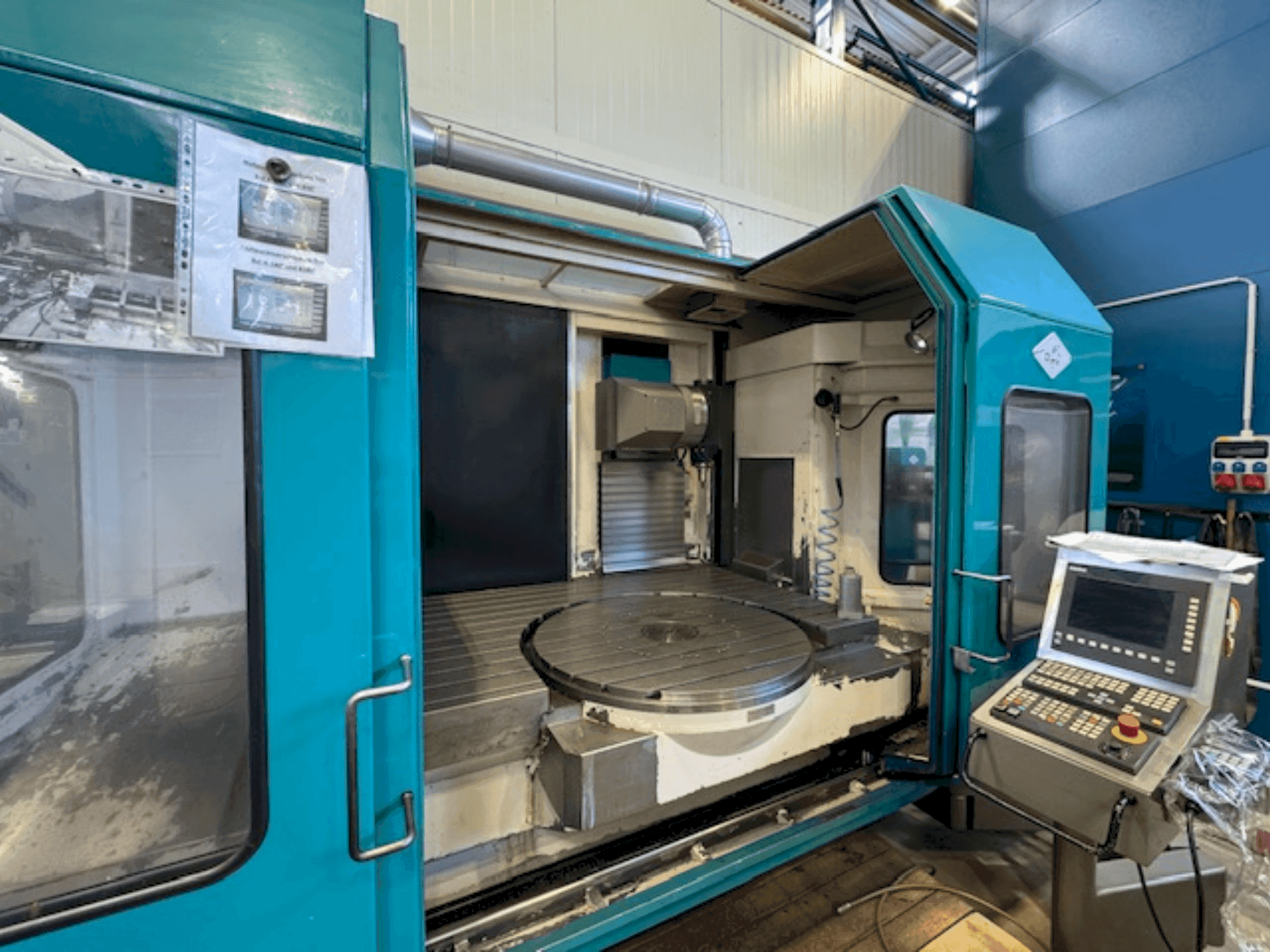 Čelní pohled na OMV BPF-4 1200 stroj