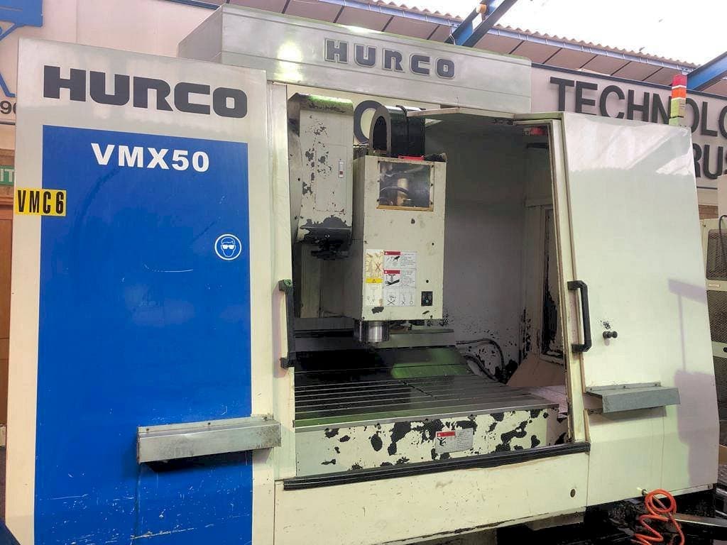 Čelní pohled na Hurco VMX 50/40T stroj
