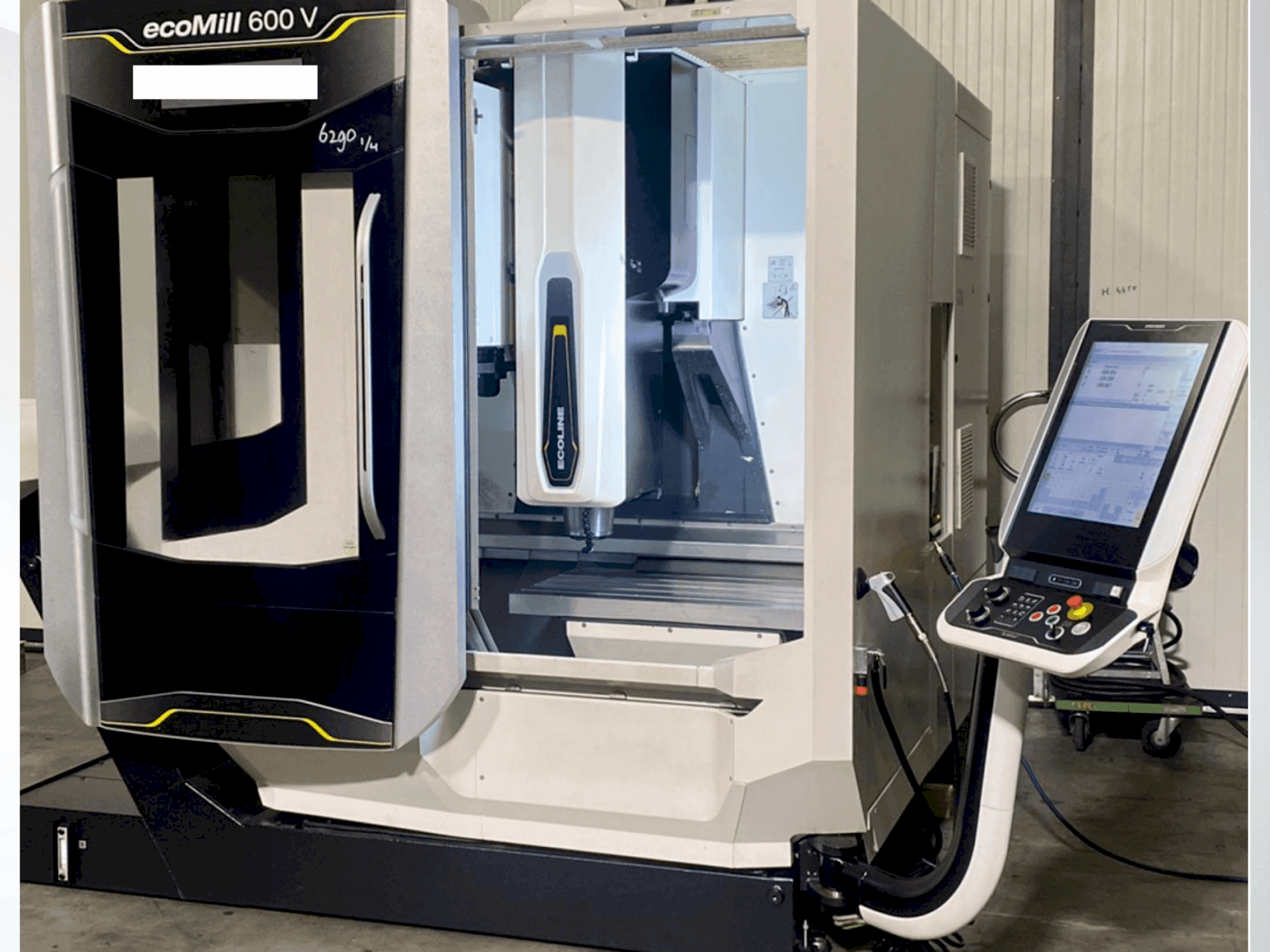 Čelní pohled  na DMG Ecomill 600V  stroj