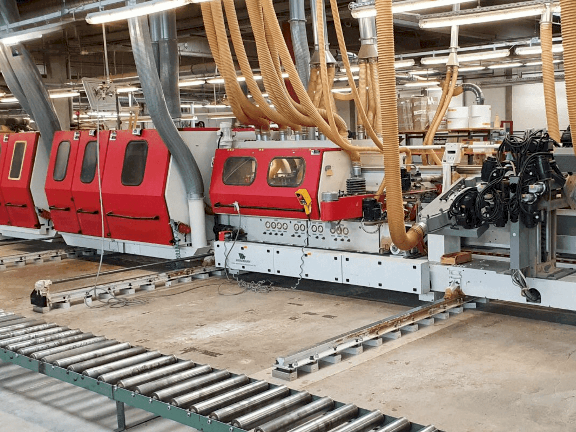 Čelní pohled na WEHRMANN Combima stroj