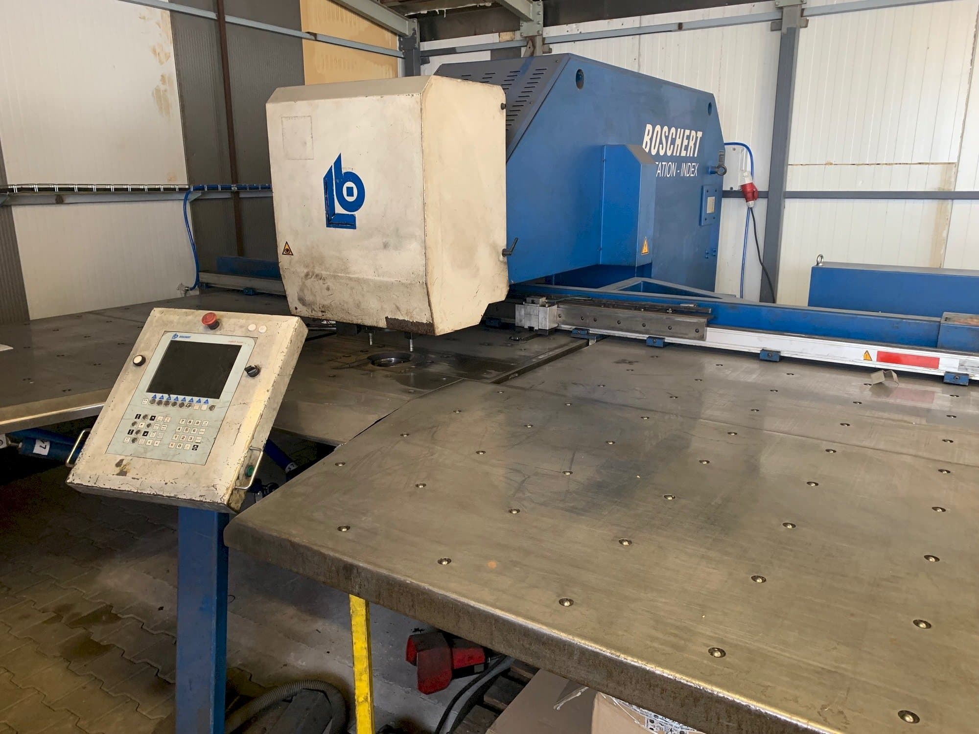 Čelní pohled na Boschert EL 1250 Rota-Index stroj