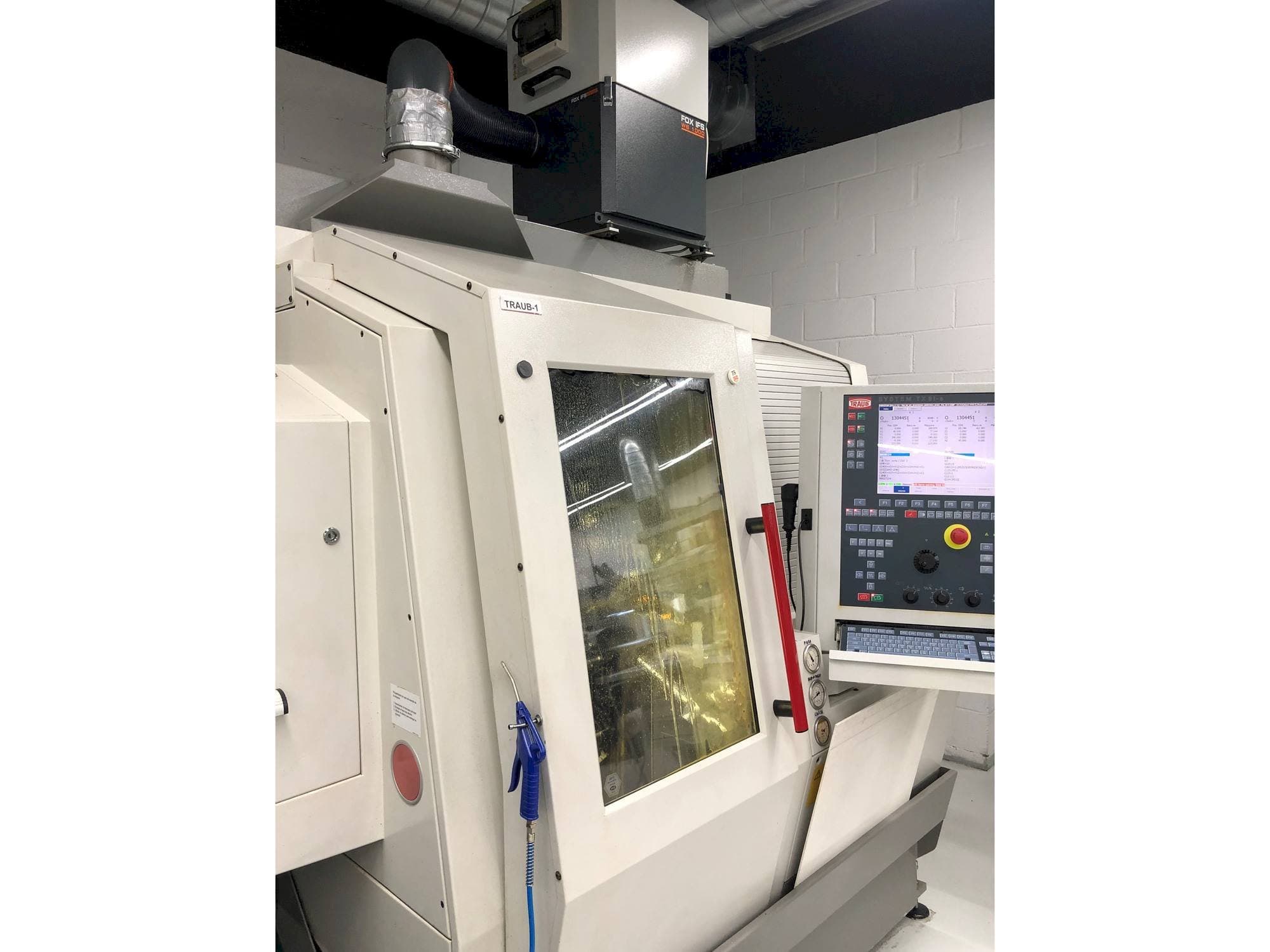 Čelní pohled na TRAUB TNL 18 stroj