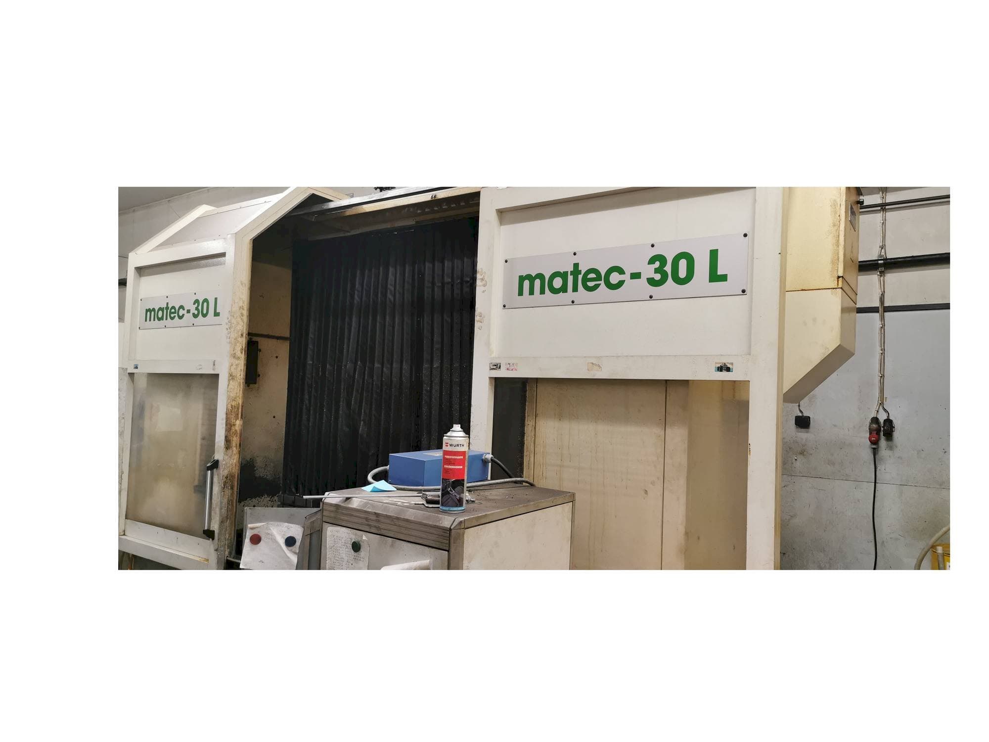 Čelní pohled na Matec 30 L stroj