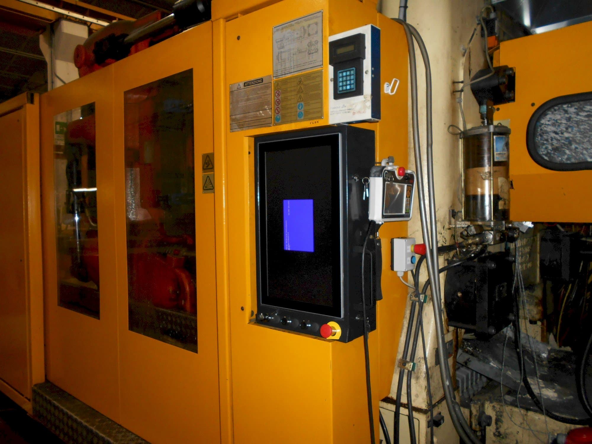 Čelní pohled  na Husky ELL 750 RS 120/110  stroj