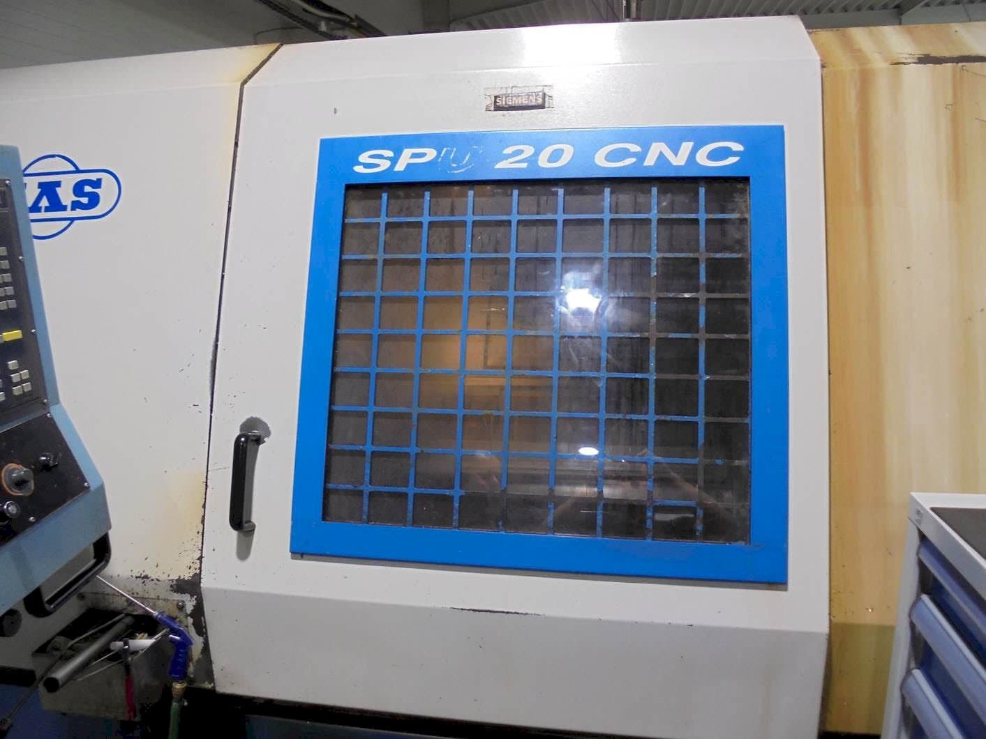 Čelní pohled na KOVOSVIT MAS SPU 20 CNC stroj