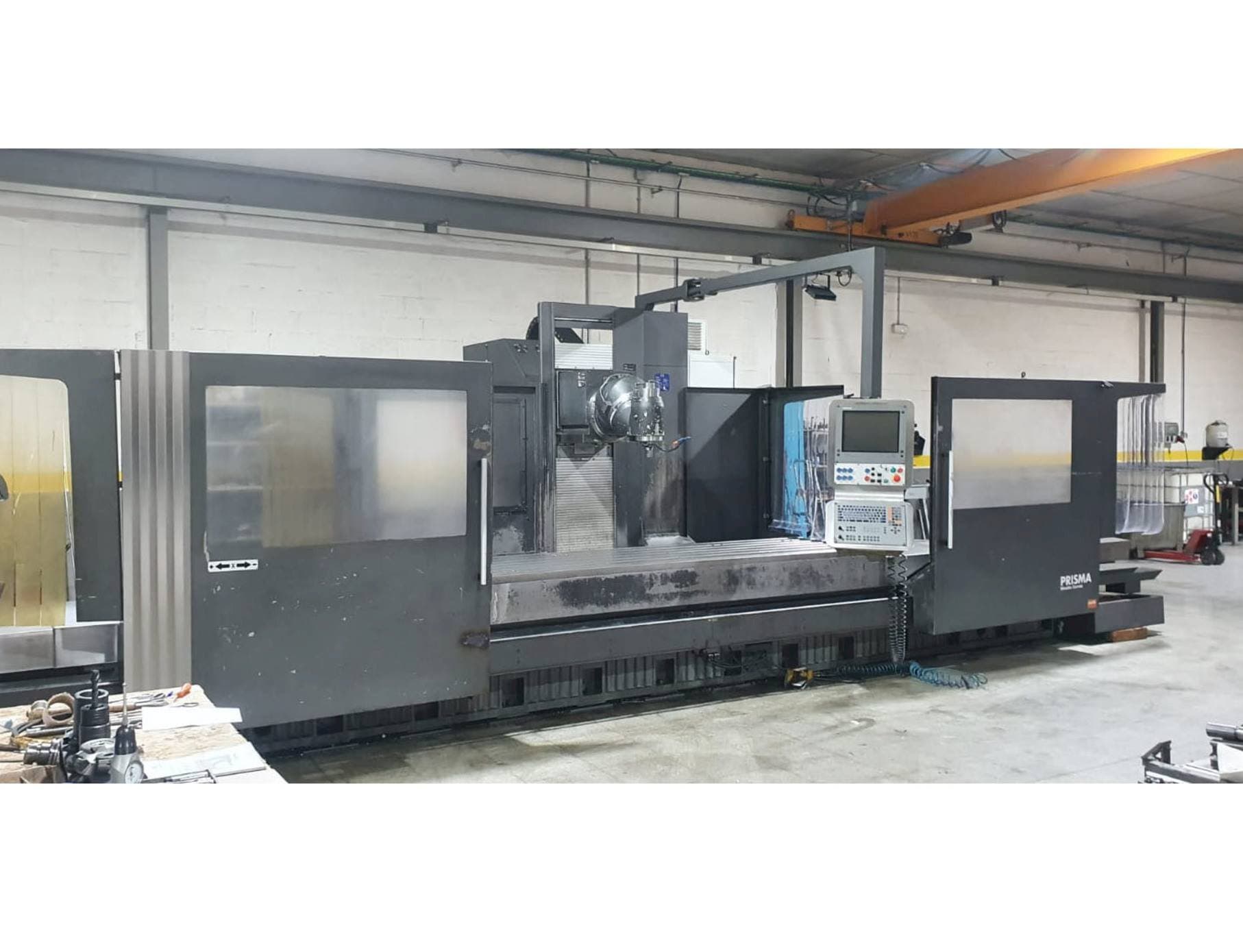 Čelní pohled na Correa Prisma 35 stroj