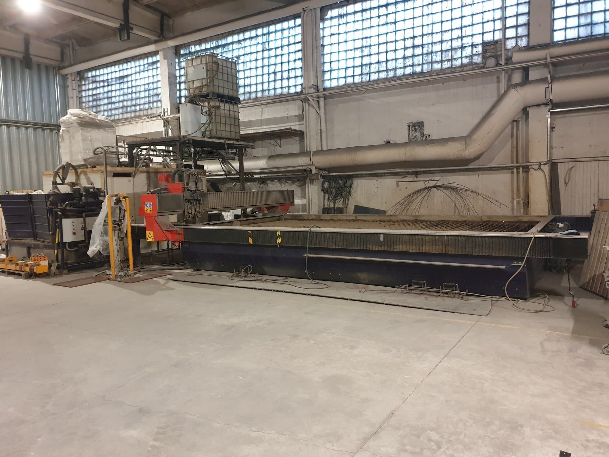 Čelní pohled  na Bystronic Byjet Classic L 6030  stroj