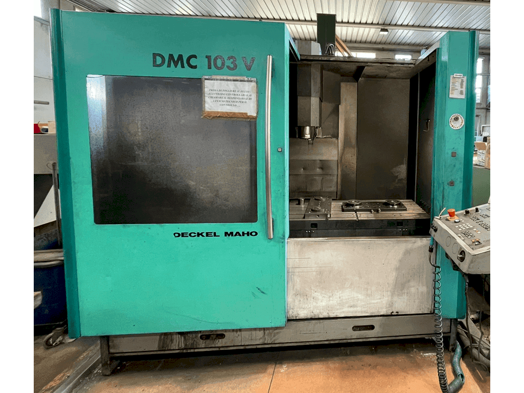 Čelní pohled na DECKEL MAHO DMC 103 stroj
