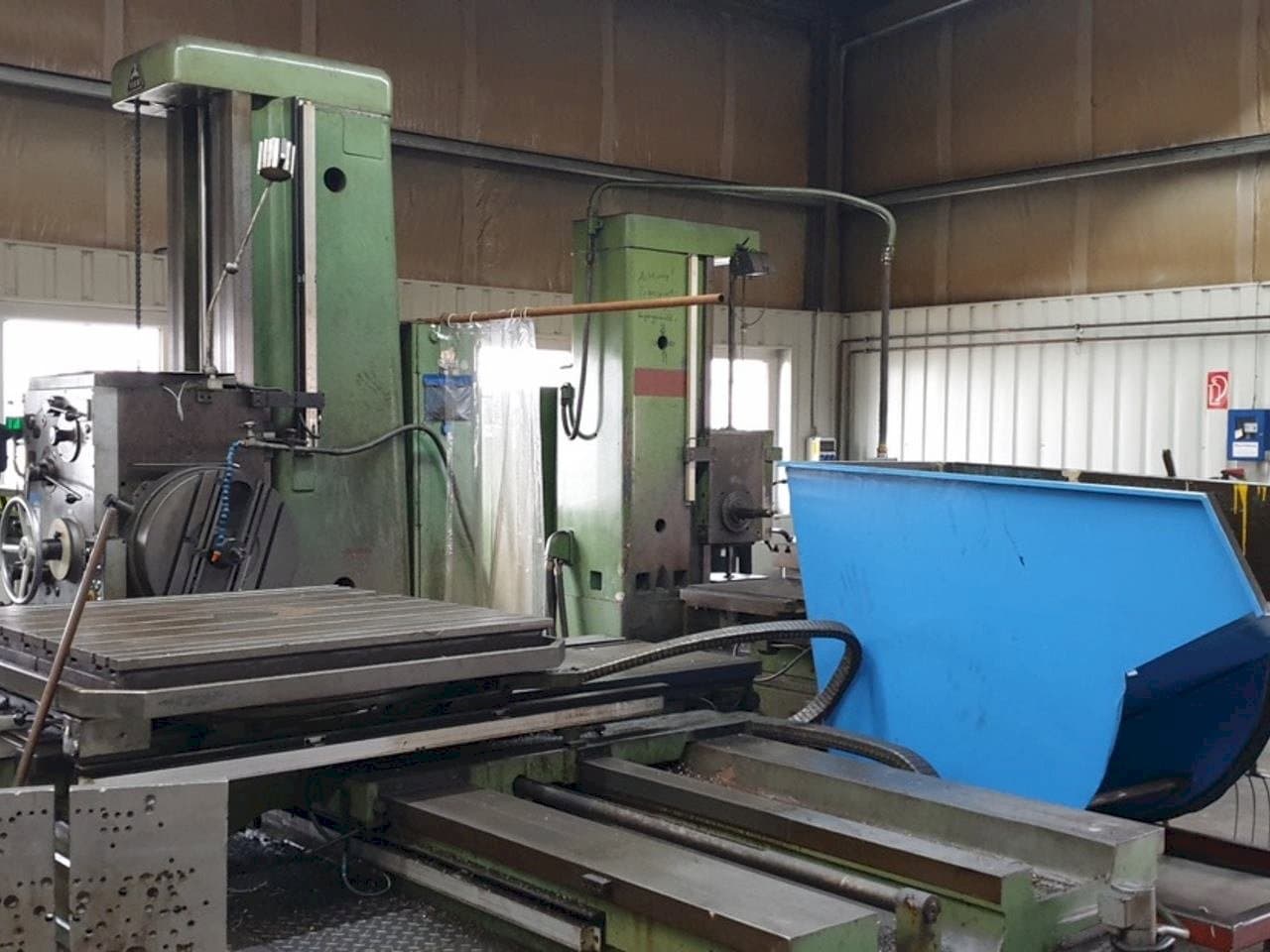 Čelní pohled na TOS W 100 A stroj