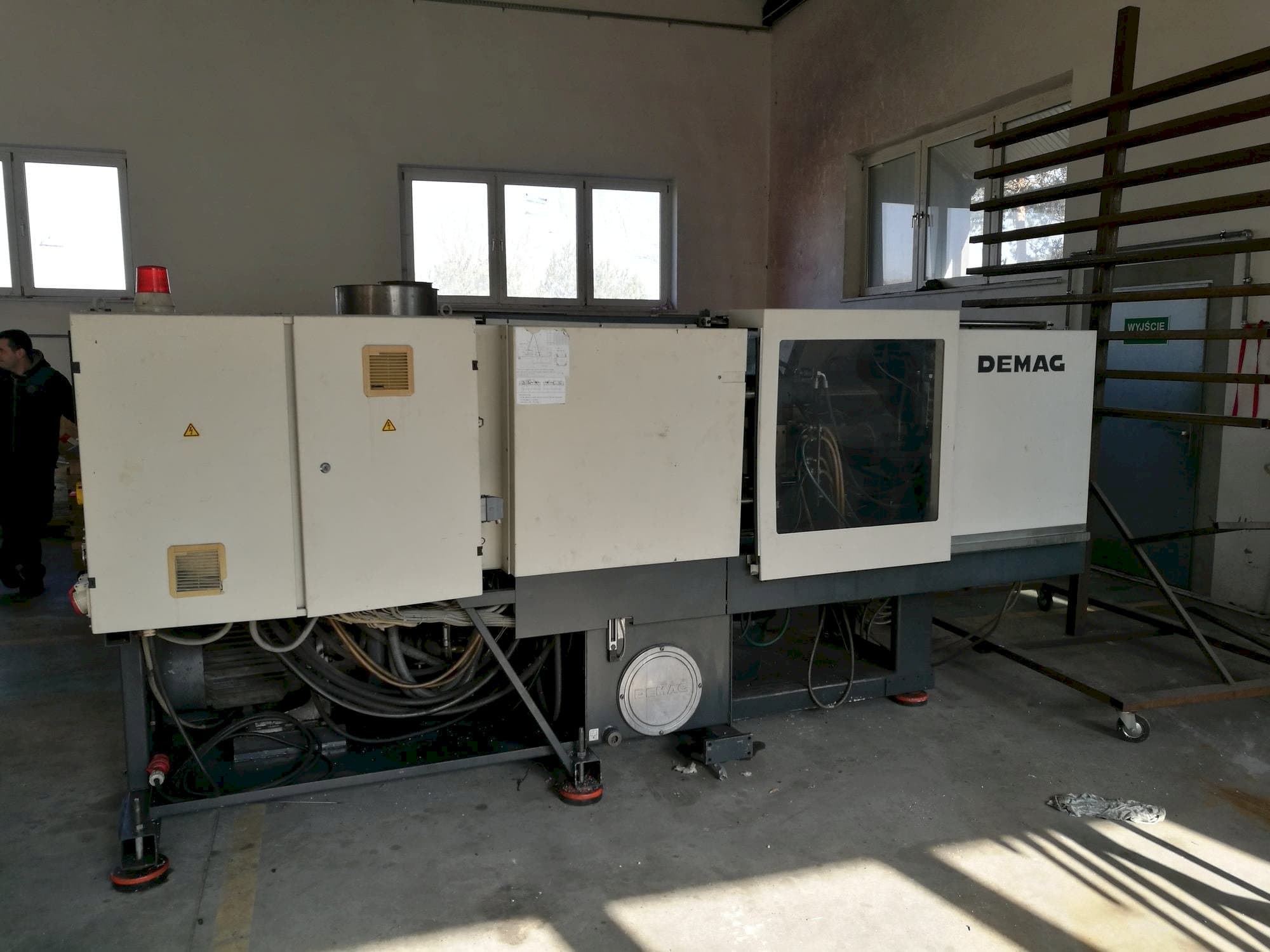 Čelní pohled na DEMAG ERGOtech - compact 800-310 stroj