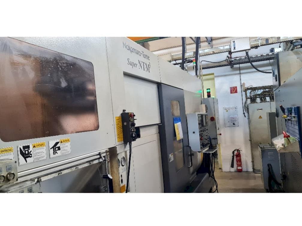 Čelní pohled na NAKAMURA Super NTM³ stroj