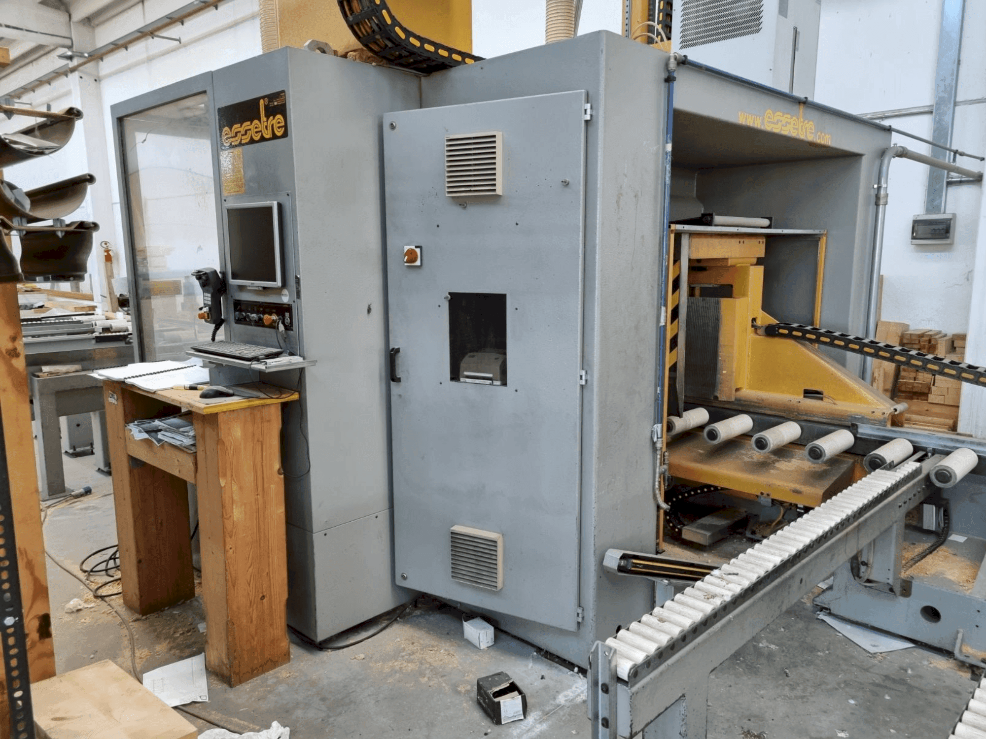 Čelní pohled  na ESSETRE TECHNO  stroj