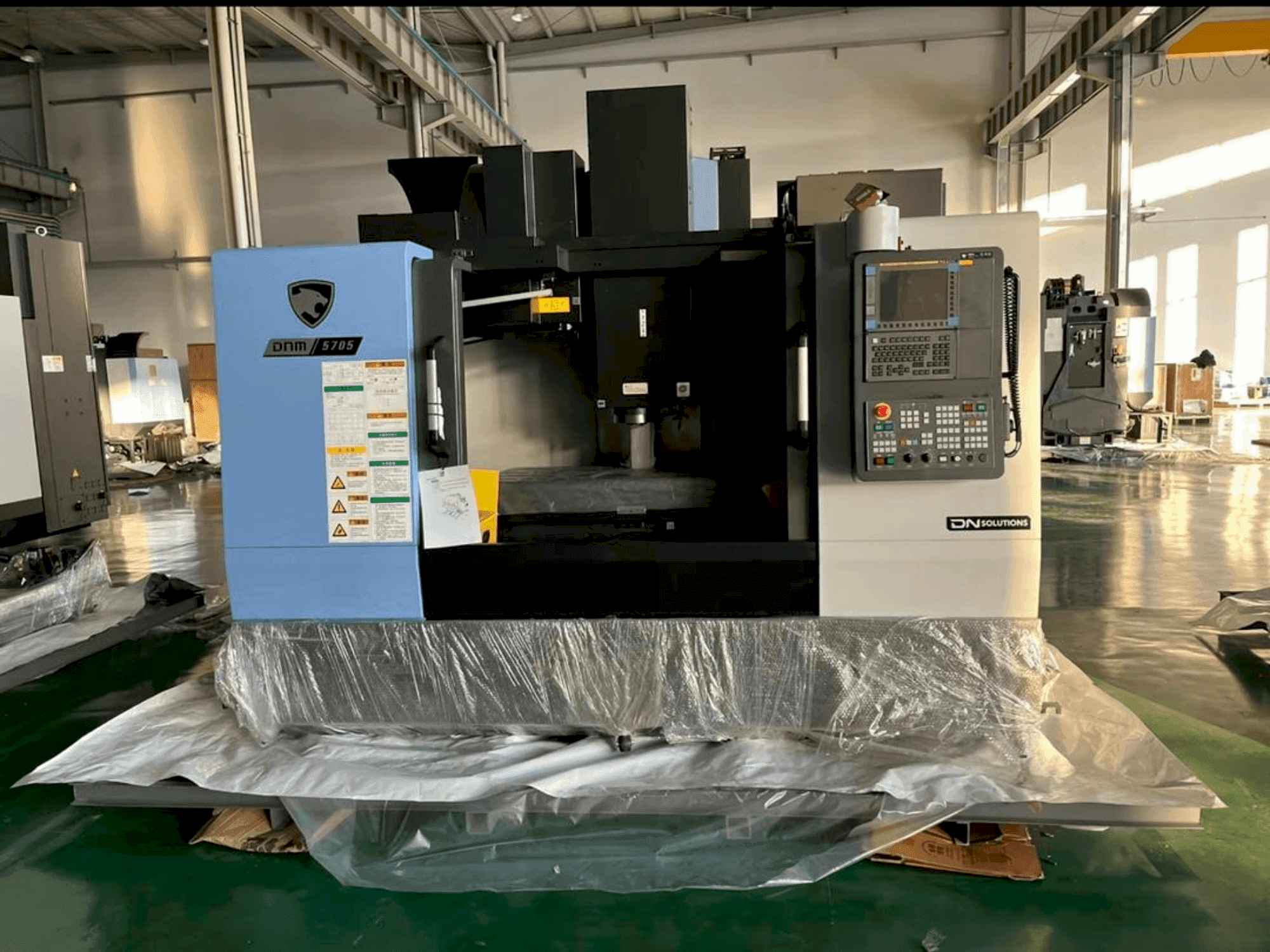 Čelní pohled na DOOSAN Dnm 5705 stroj