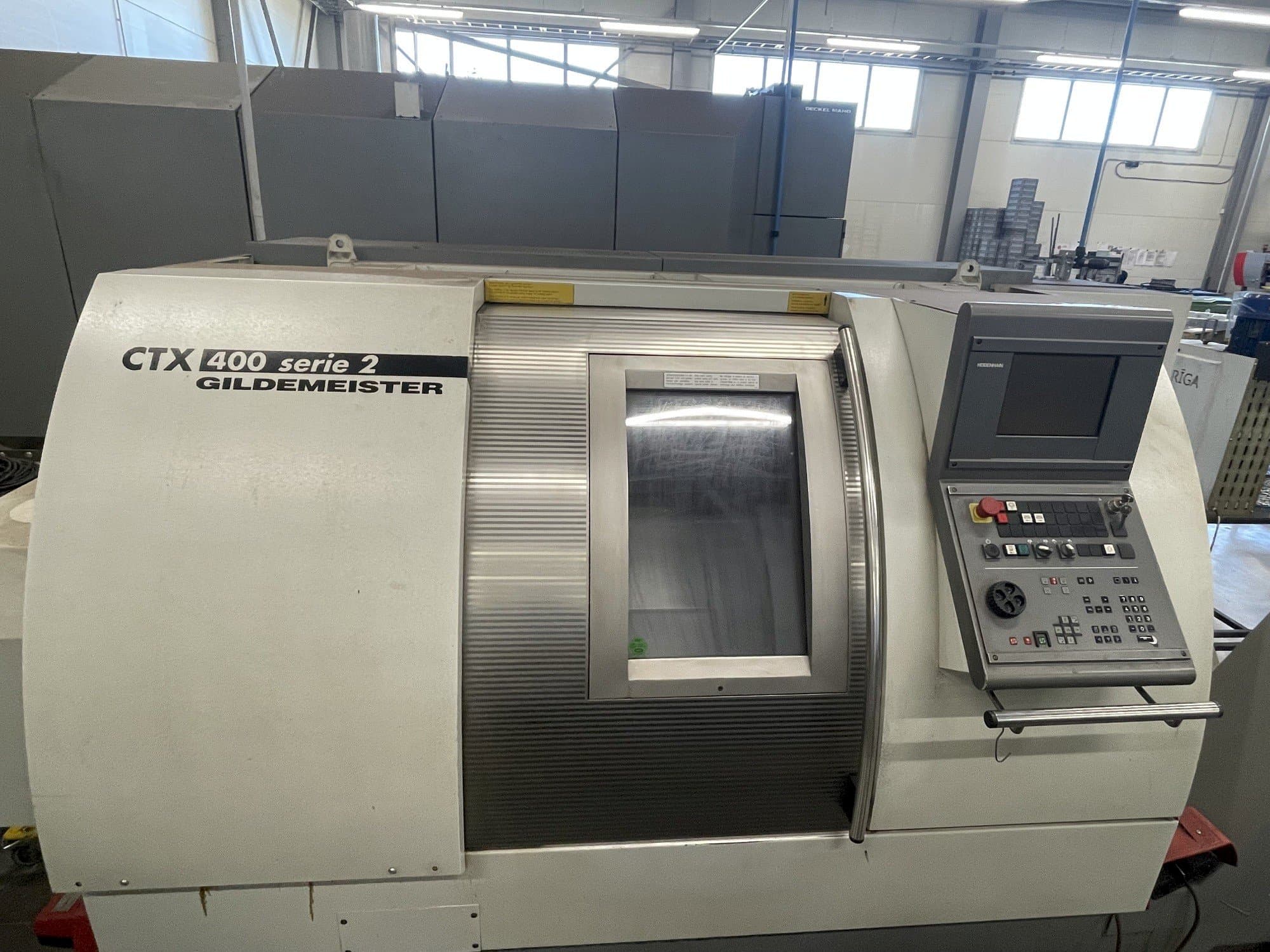 Čelní pohled na Gildemeister CTX 400 S2 stroj
