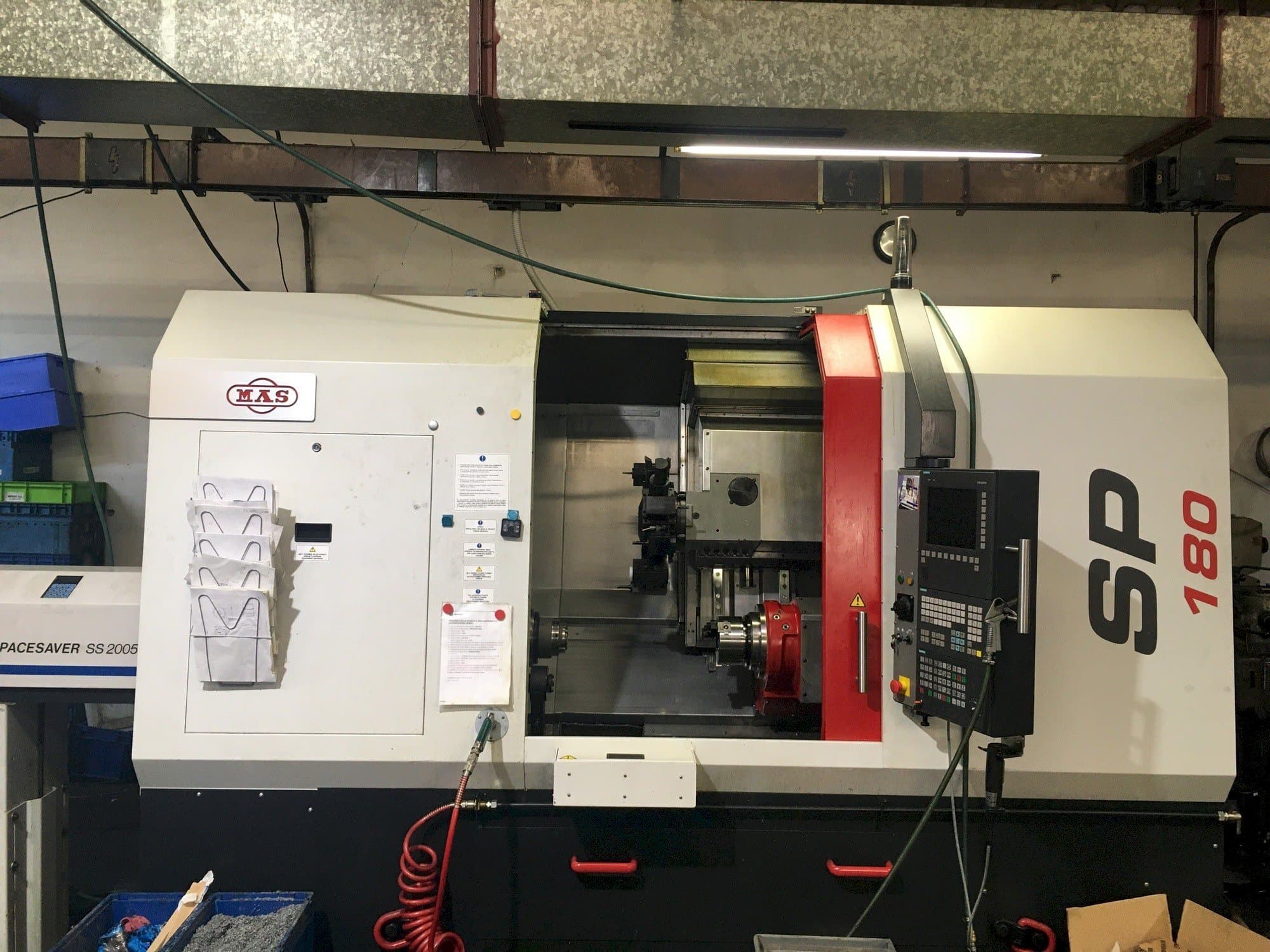 Čelní pohled  na KOVOSVIT MAS SP 180 SY  stroj