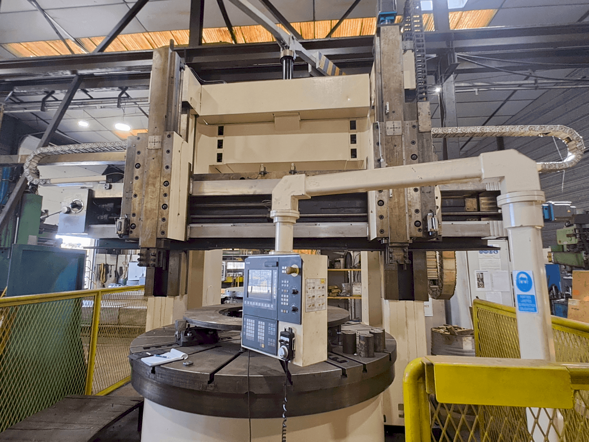 Čelní pohled na WUXI C 5225x16/10 stroj