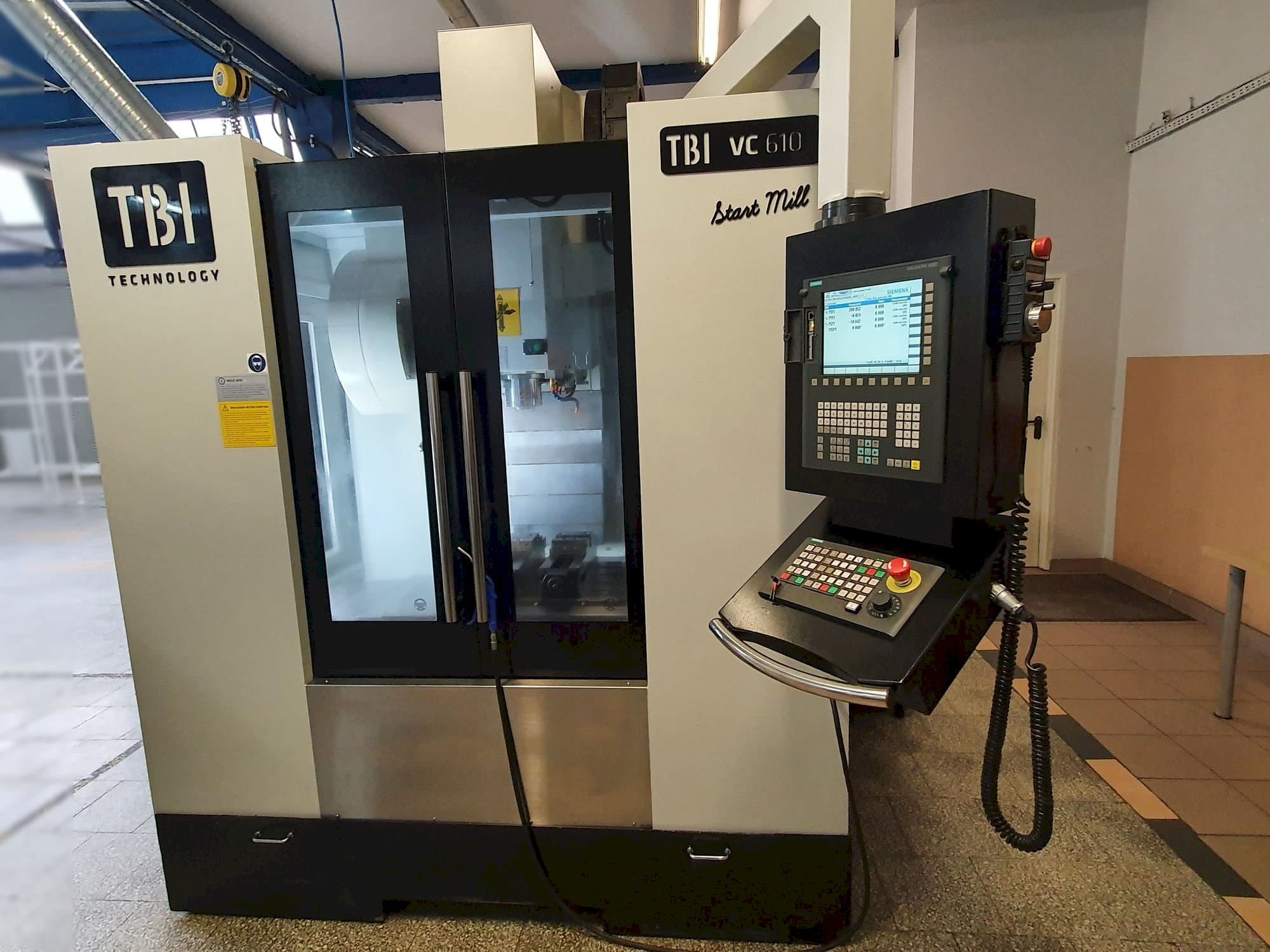 Čelní pohled na TBI VC610 Start Mill stroj