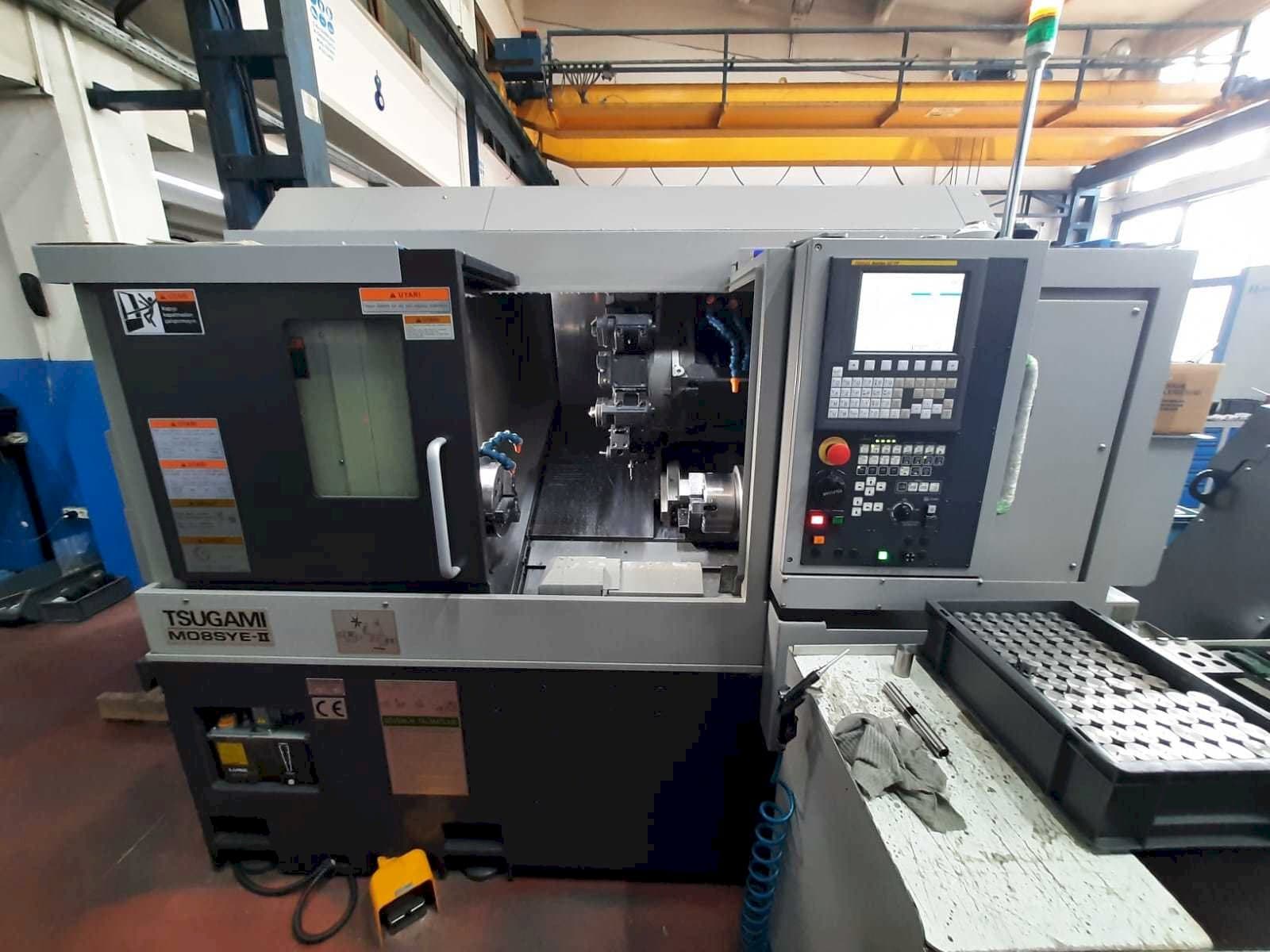 Čelní pohled na TSUGAMI MO8SYE-II stroj