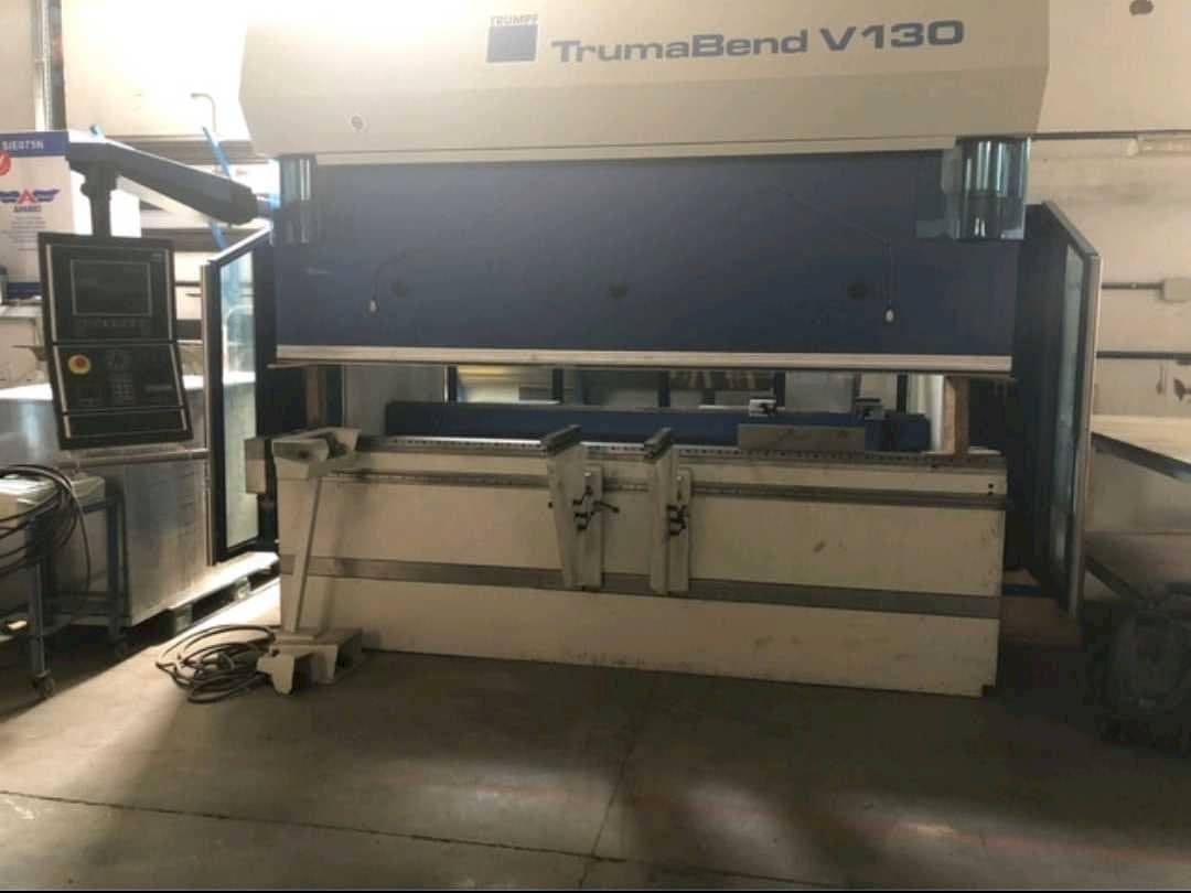 Čelní pohled na Trumpf TrumaBend V130 stroj