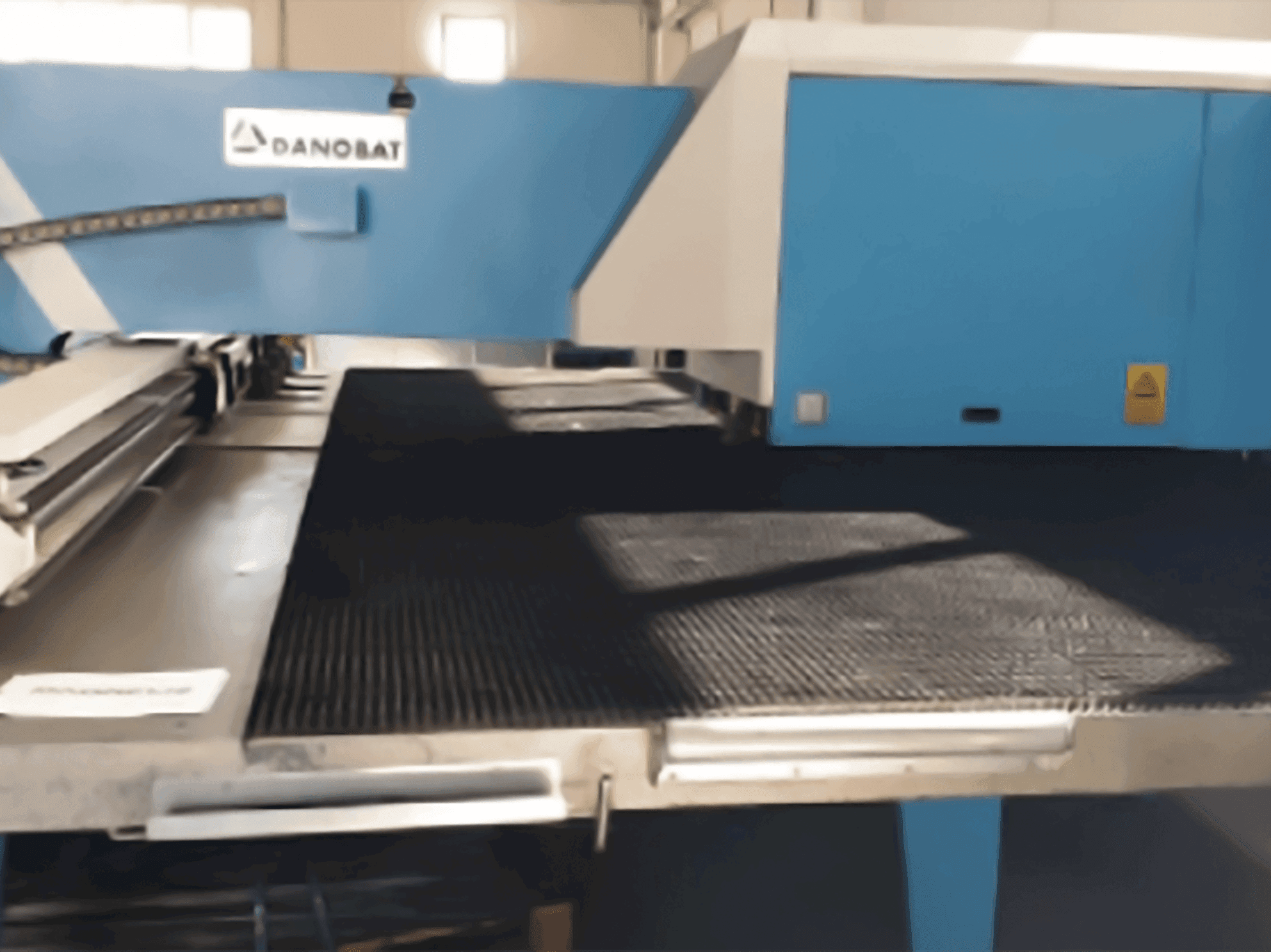 Čelní pohled na DANOBAT PGA-1 stroj