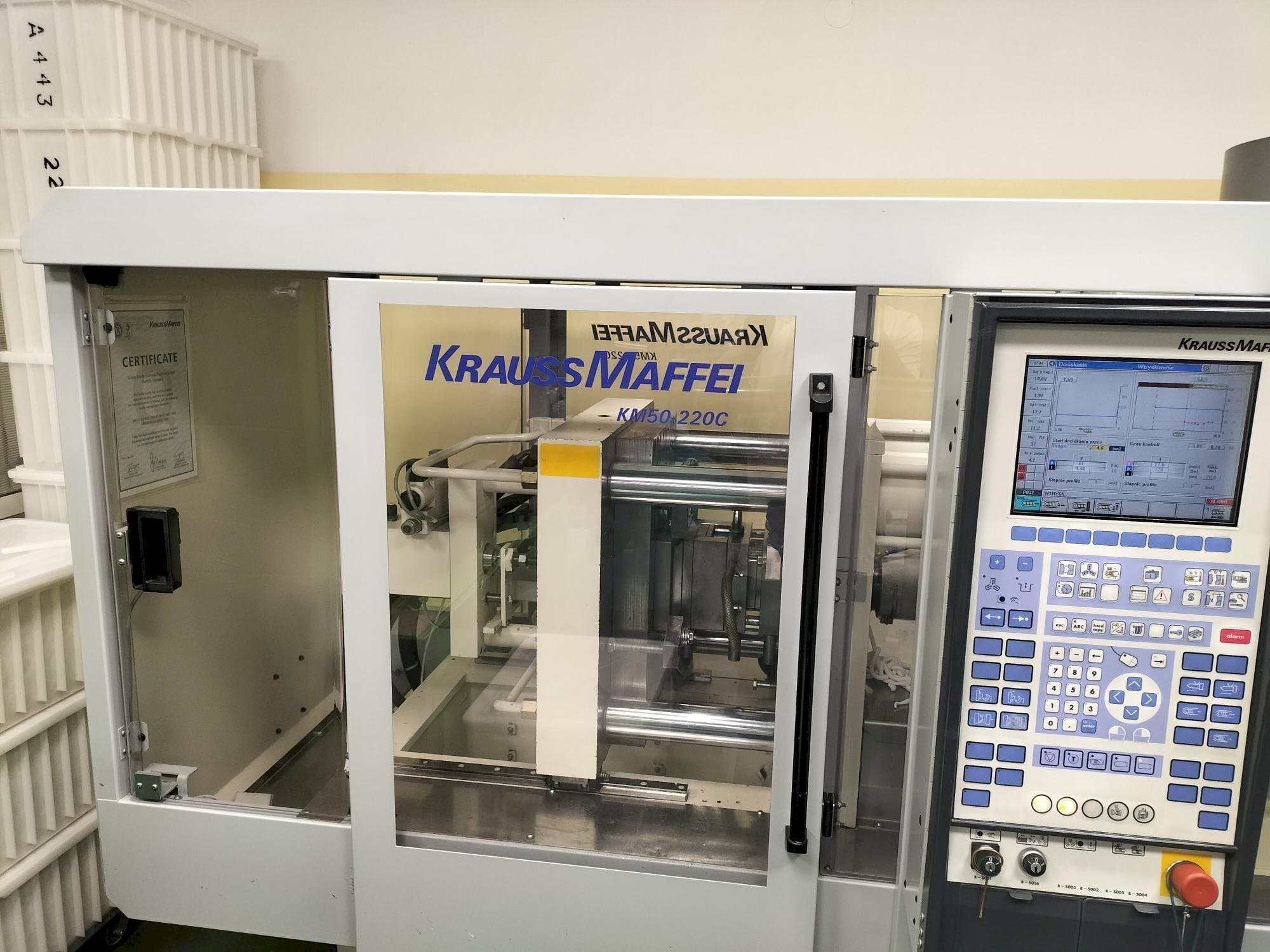 Čelní pohled na Krauss Maffei KM 50-220C Win stroj