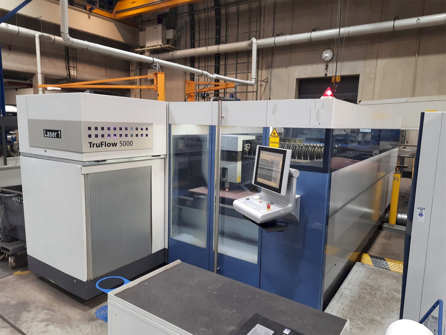 Čelní pohled na Trumpf L 3030 with Liftmaster stroj