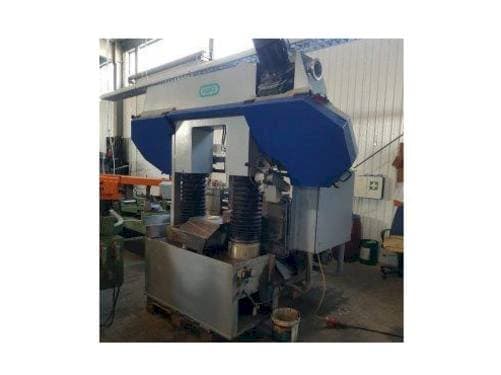 Čelní pohled  na FORTE SBA 421  stroj