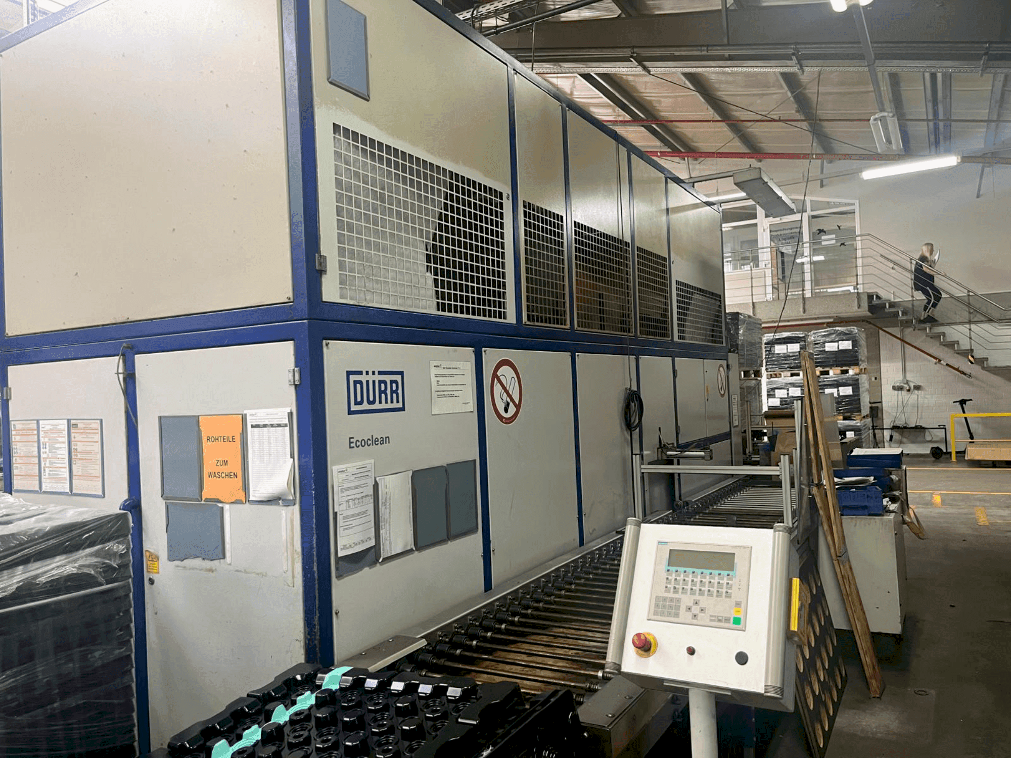 Čelní pohled  na DÜRR Universal 71C (2003)  stroj