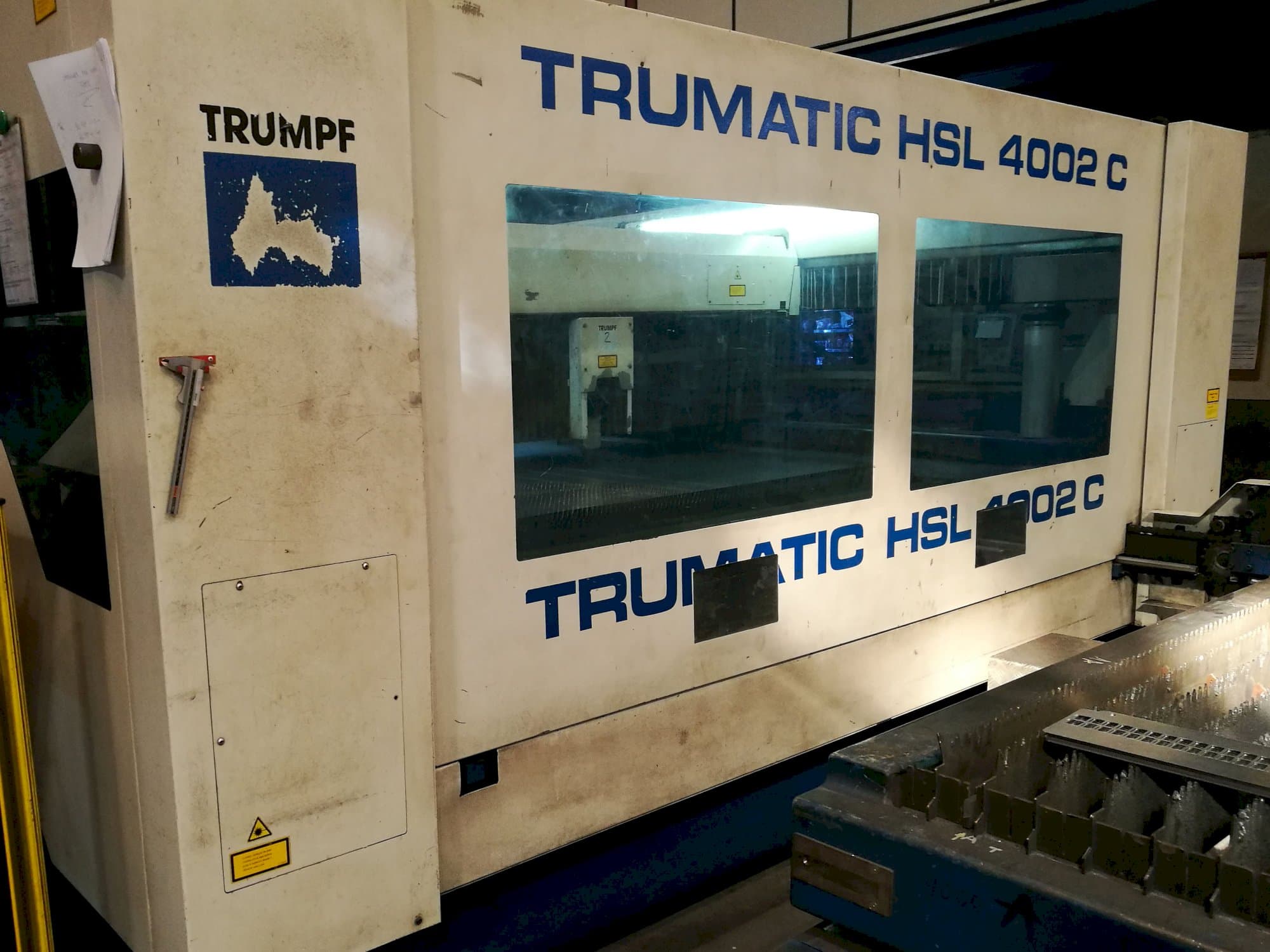 Levý pohled  na Trumpf Trumatic HSL 4002 C stroj