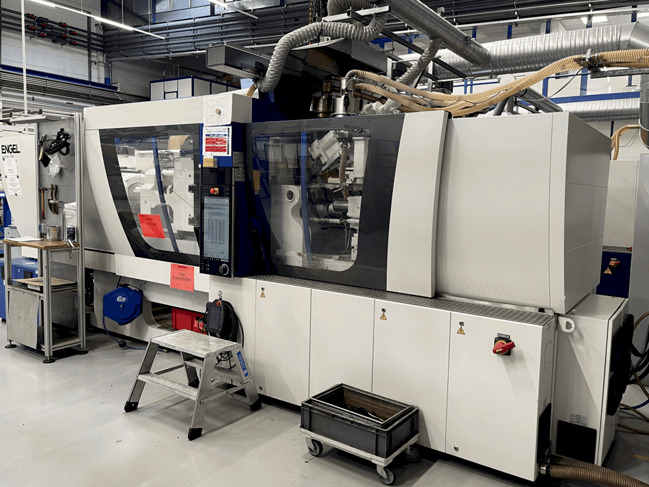 Čelní pohled na Engel Victory 200H 60W 180 stroj